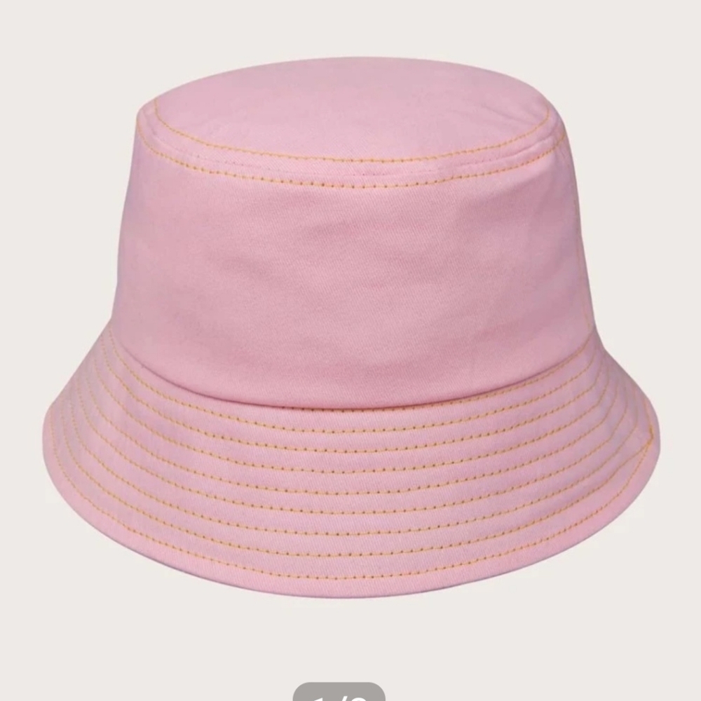 pink hat
